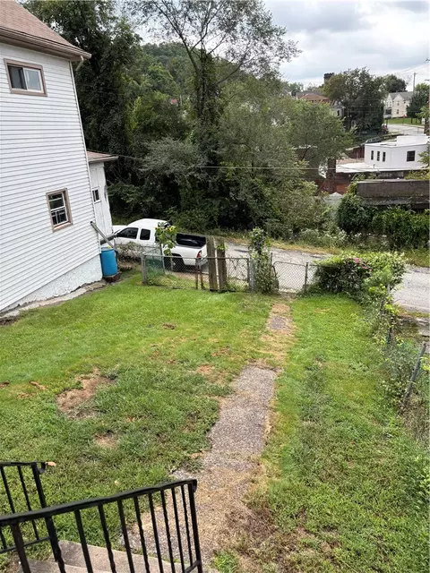 Exterior - 904 Coalmont St, Braddock, PA 15104 photo 3 of 5