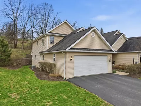 106 Westminster Dr, Pittsburgh, PA 15229