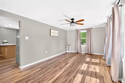 Living - 11083 Bouldin Rd, Irwin, PA 15642 photo 4 of 4