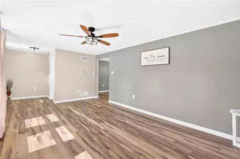 Living - 11083 Bouldin Rd, Irwin, PA 15642 photo 3 of 4