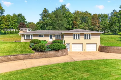 312 Gringo Independence Rd #R, Aliquippa, PA 15001