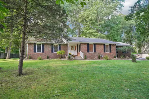 106 Longwell Dr, Grove City, PA 16127