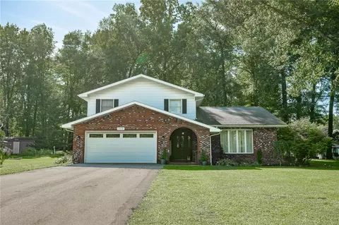 5210 Redwood Dr, Indiana, PA 15701