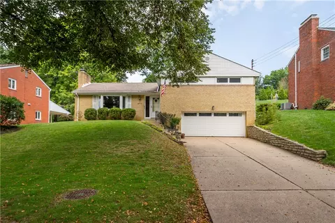 277 Park Entrance Dr, Pittsburgh, PA 15228