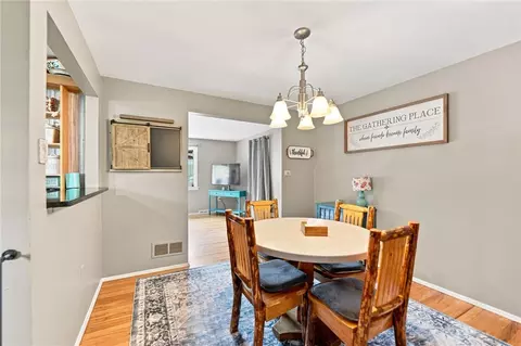 Dining - 696 Sloop, Pittsburgh, PA 15237 photo 2 of 2