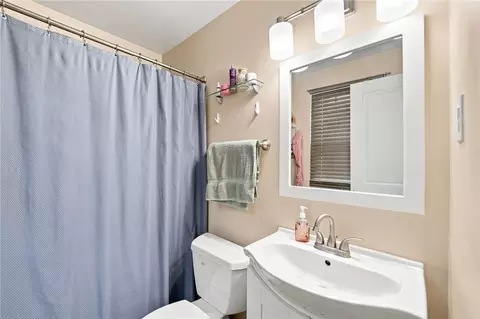 Bath - 696 Sloop, Pittsburgh, PA 15237 photo 2 of 2