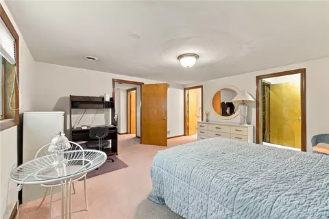 Bedroom - 10040 Firethorn Dr, Irwin, PA 15642 photo 3 of 4