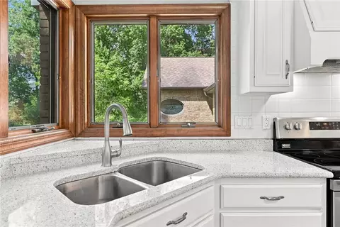 Kitchen - 10040 Firethorn Dr, Irwin, PA 15642 photo 2 of 4