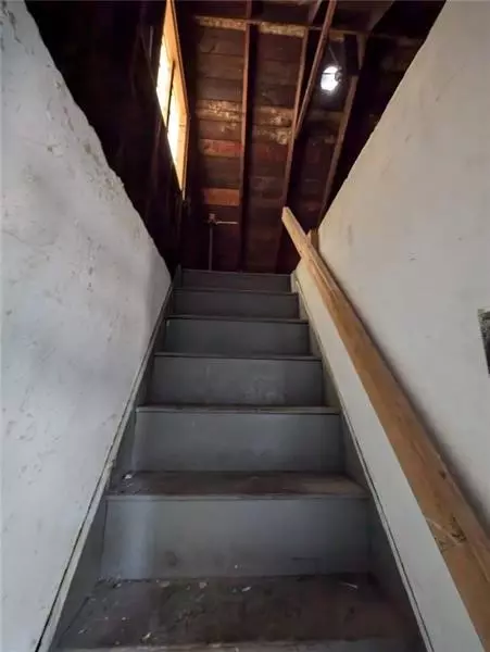 Entry Way - 910 Edith St, Duquesne, PA 15110 photo 2 of 3
