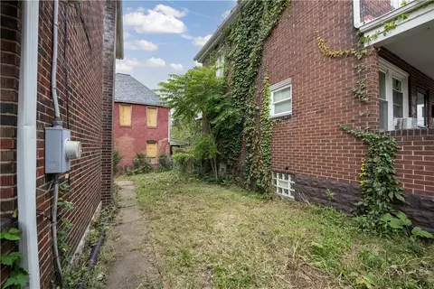 Exterior - 910 Edith St, Duquesne, PA 15110 photo 7 of 7