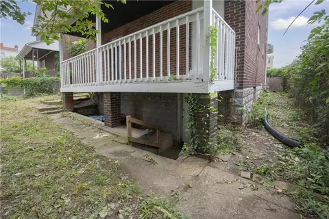 Exterior - 910 Edith St, Duquesne, PA 15110 photo 6 of 7