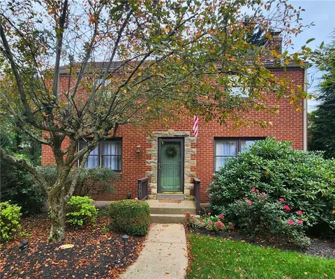 2301 Lambeth Dr, Pittsburgh, PA 15241