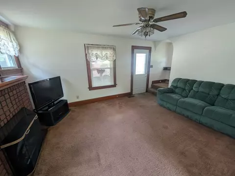 Living - 136 4th St, Monaca, PA 15061 photo 2 of 3