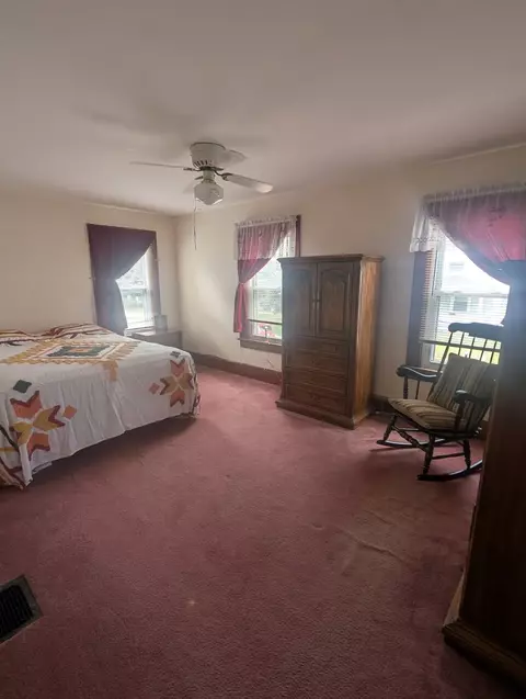 Bedroom - 136 4th St, Monaca, PA 15061 photo 1 of 4