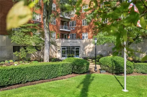 4601 Fifth Ave #621, Pittsburgh, PA 15213