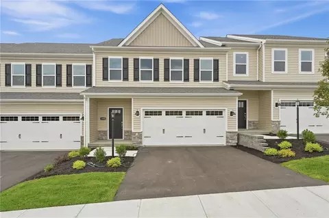 1005 Darcy Dr, Valencia, PA 16059
