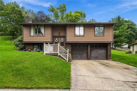 6119 Chatham Dr, Aliquippa, PA 15001