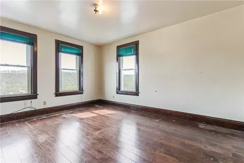 Bedroom - 112 2nd Ave, New Eagle, PA 15067 photo 5 of 9