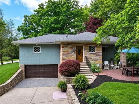 109 Oak Ridge Dr, Butler, PA 16002