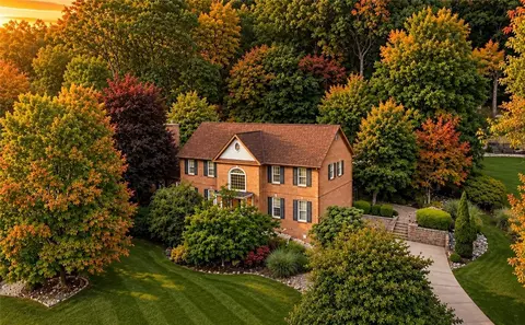 217 La Grande Dr, Cranberry Township, PA 16066