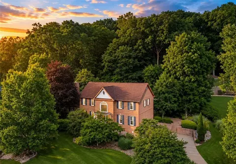 217 La Grande Dr, Cranberry Township, PA 16066