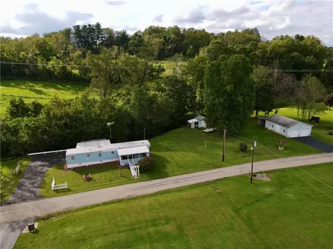 247 Jimtown Rd, Dawson, PA 15428