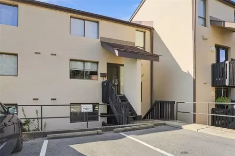 2034 Swallow Hill Rd #106, Pittsburgh, PA 15220