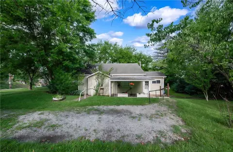 411 Harmony Rd, Baden, PA 15005