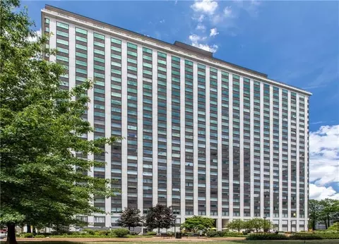 320 Fort Duquesne #5C, Pittsburgh, PA 15222