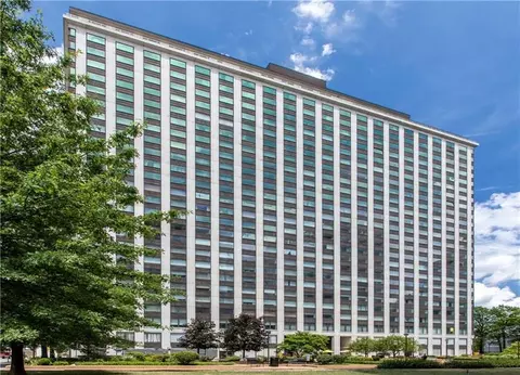 320 Fort Duquesne #5C, Pittsburgh, PA 15222