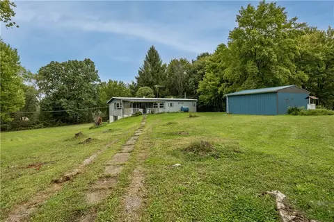 21 2nd, Fredonia, PA 16124