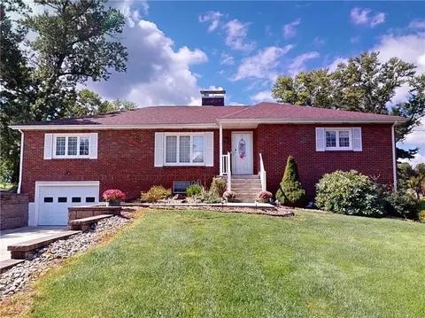 220 Decatur Dr, Butler, PA 16002