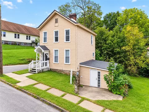 407 Stanton St, Greensburg, PA 15601