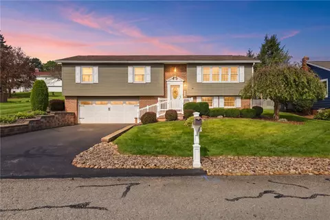 1316 Maplehurst Dr, Somerset, PA 15501
