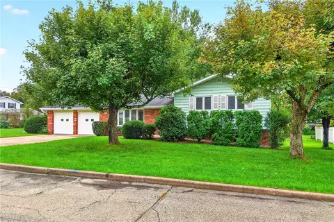 422 Sheffield Dr, Greensburg, PA 15601