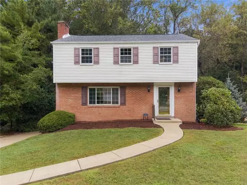 113 Larchwood Dr, Turtle Creek, PA 15145