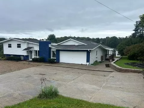 7696 National Pike, Uniontown, PA 15401