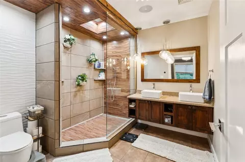 Bath - 170 Kermiet Dr, Monaca, PA 15061 photo 1 of 1