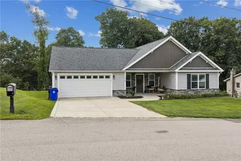 Exterior - 170 Kermiet Dr, Monaca, PA 15061 photo 2 of 6