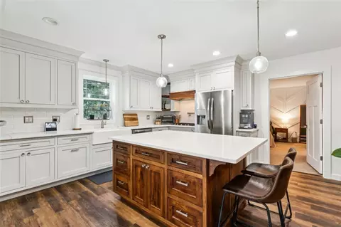 Kitchen - 170 Kermiet Dr, Monaca, PA 15061 photo 4 of 4