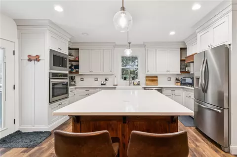 Kitchen - 170 Kermiet Dr, Monaca, PA 15061 photo 3 of 4