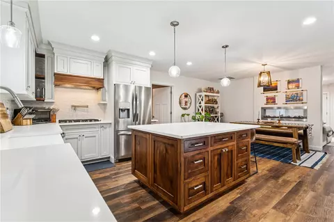 Kitchen - 170 Kermiet Dr, Monaca, PA 15061 photo 2 of 4