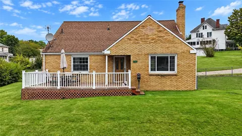 19 Hillcrest Ave, Burgettstown, PA 15021