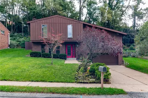106 Larchwood Dr, Turtle Creek, PA 15145