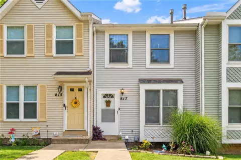 817 Elm Ct, Oakdale, PA 15071