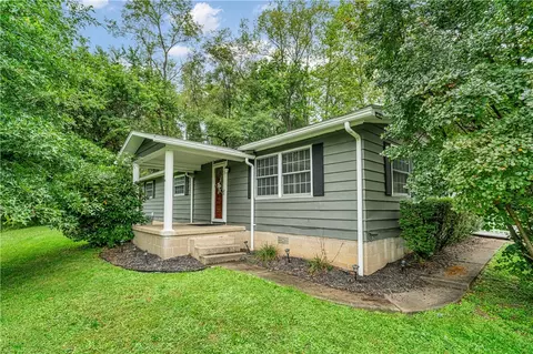 7791 National Pike, Uniontown, PA 15401