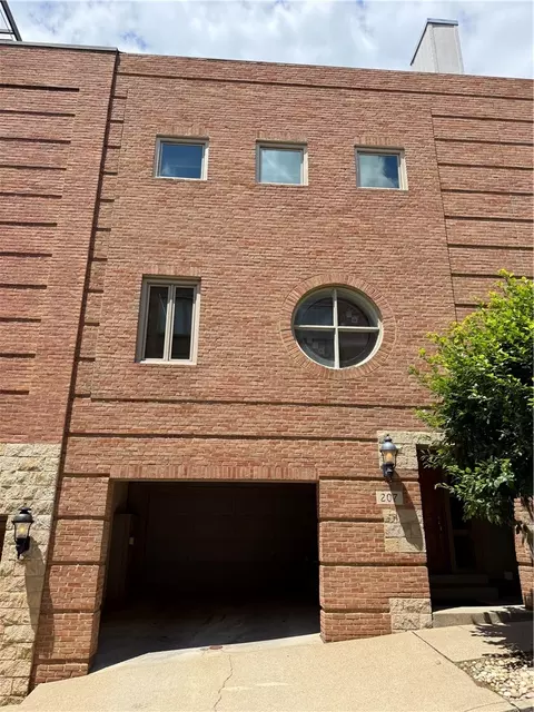 207 N Woodland Rd, Pittsburgh, PA 15232