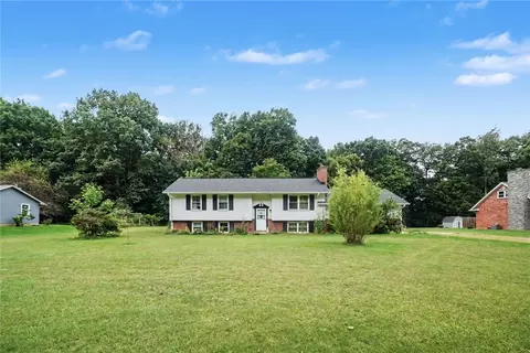 1364 Maple Ave, Lake City, PA 16423