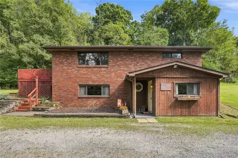 2485 Greentree, Carnegie, PA 15106