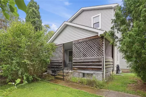 1803 State St, Natrona Heights, PA 15065